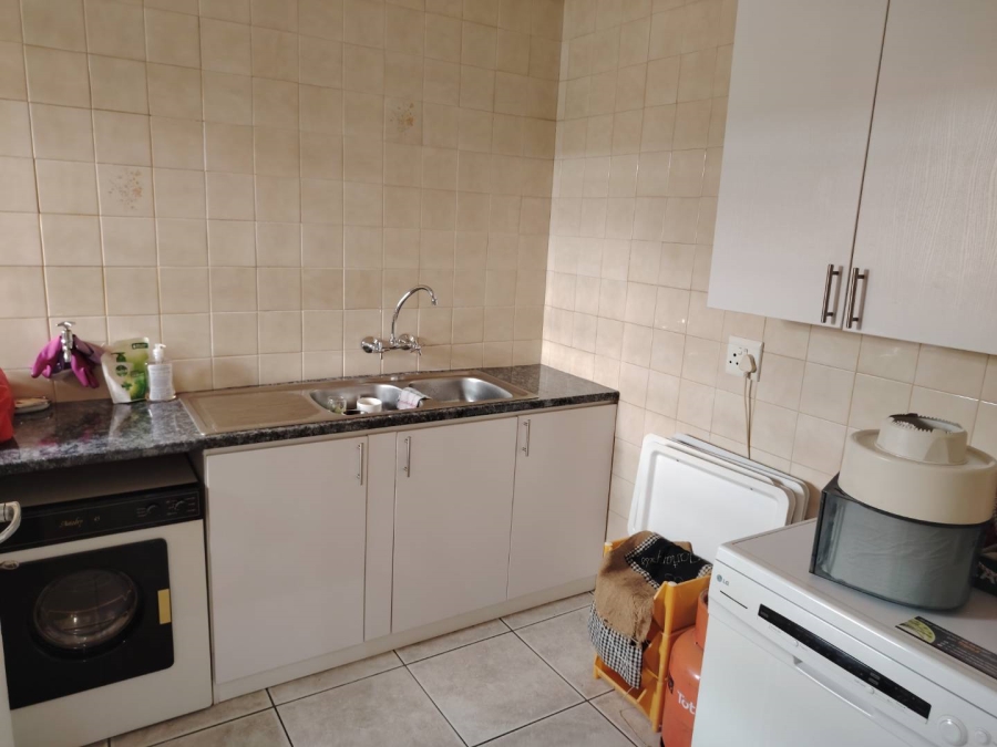 To Let 4 Bedroom Property for Rent in Ridgeworth Western Cape